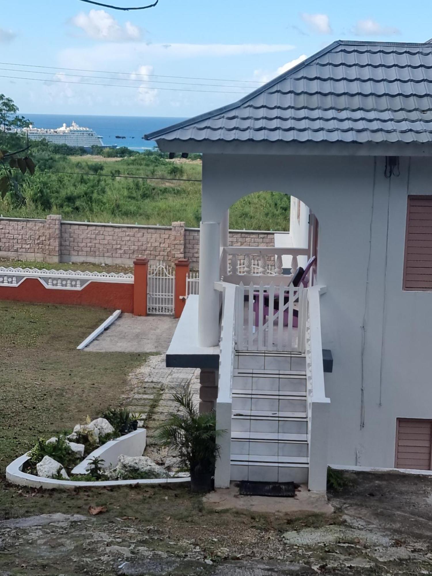Shaw Park Gem Apt 12D Ocho Rios Eksteriør billede